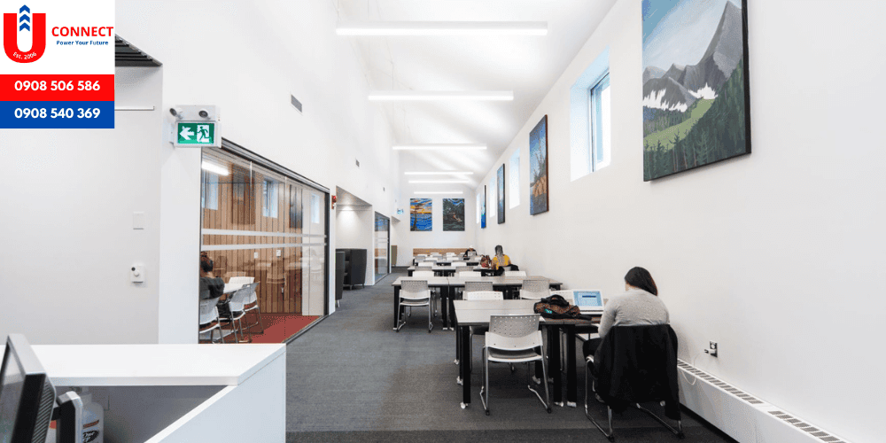 Đại học St. Lawrence College, bang Ontario, Canada